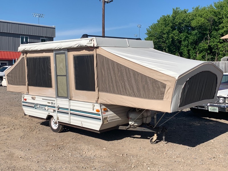 lot 3 image: 1991 Jayco 1006-Deluxe Pop-Up Camper
