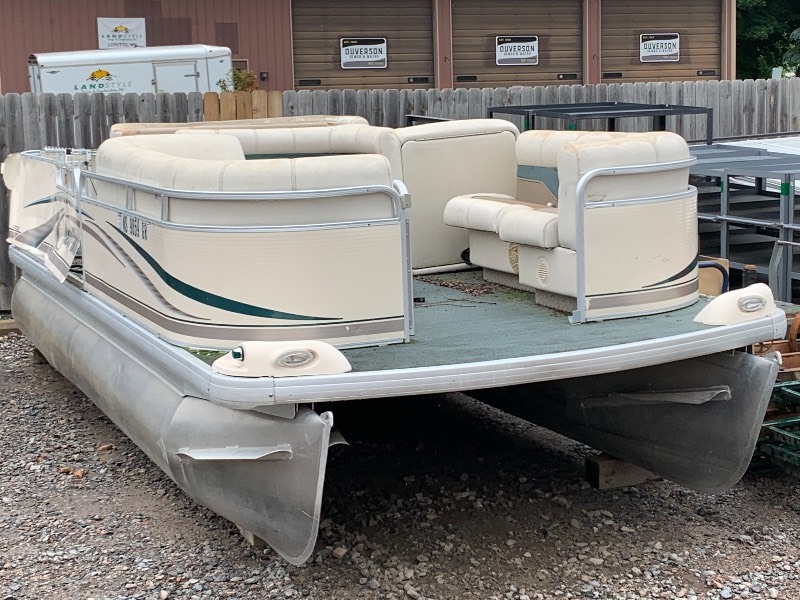 lot 1 image: NEW CLEAR PICTURES ADDED 62319 ----- 2004 Godfrey Aqua-Patio Pontoon Boat