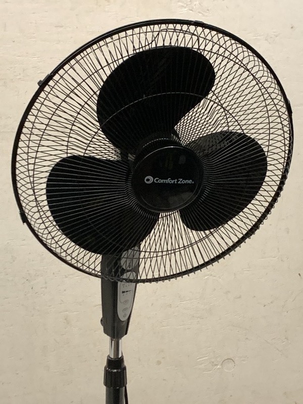 lot 6 image: Comfort Zone 18 Oscillating Pedestal Fan