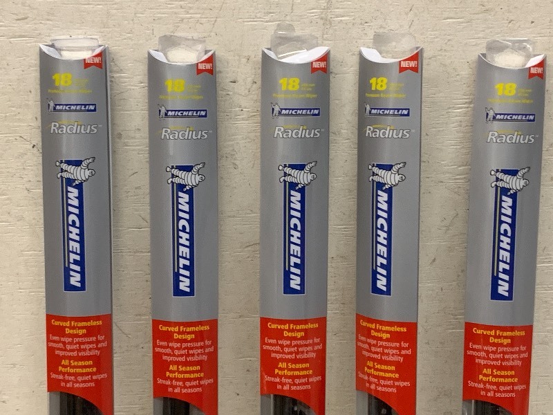 lot 61 image: (5) Michelin Windshield Wipers