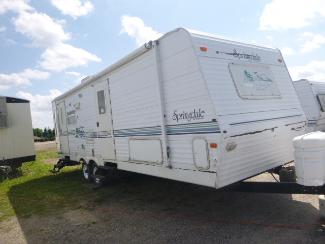 lot 3 image: 2002 Springdale Camper Trailer