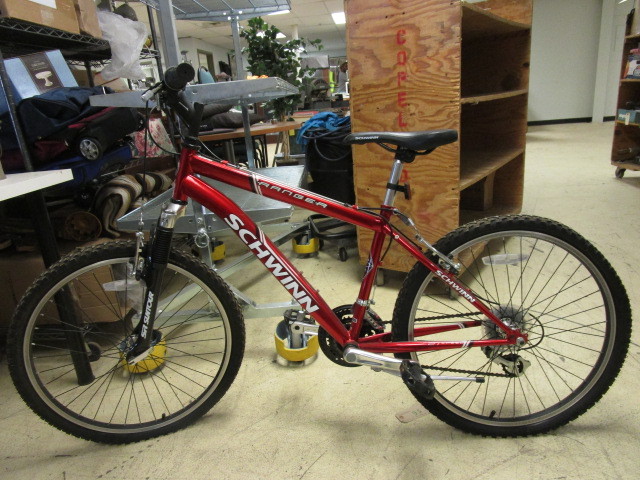 lot 932 image: SCHWINN RANGER 21 SPEED BIKE
