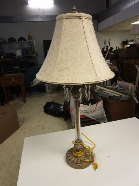 lot 924 image: LAMP WITH PENDENT ACCENTS AND DECORATIVE SHADE