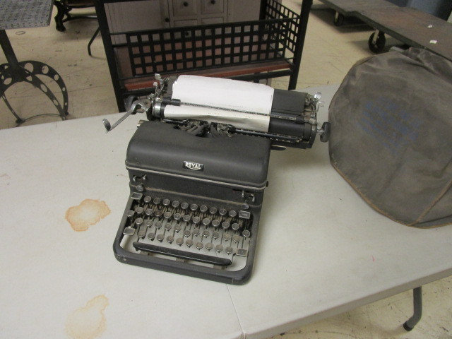 lot 938 image: ROYAL TYPEWRITER