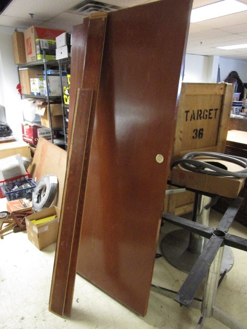 lot 957 image: WOOD SLIDING CLOSET DOORS