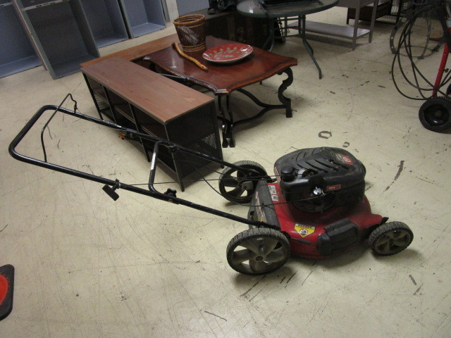 lot 104 image: MTD WALK-BEHIND LAWNMOWER