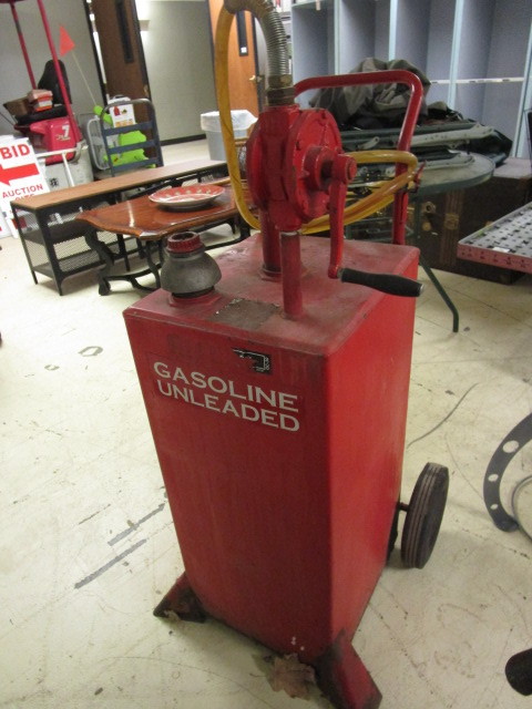 lot 106 image: GASOLINE CADDY REFUELER WITH HAND PUMP