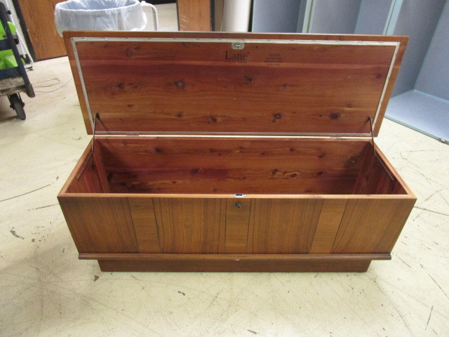 lot 112 image: LANE CEDAR CHEST