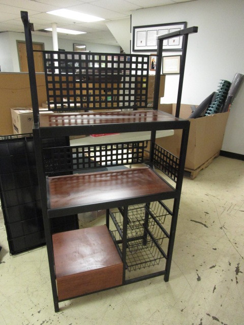lot 114 image: DORM STYLE DESK