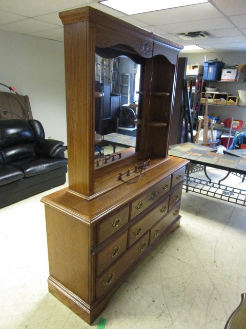 Webb Dresser With Light Up Vanity Summer Break Furniture Yard