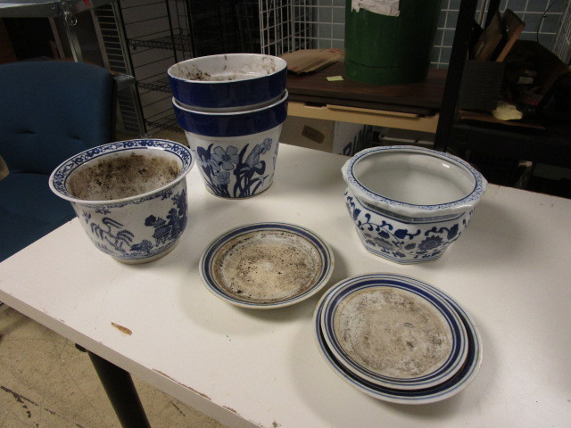 lot 139 image: ORIENTAL STYLED GARDEN POTS