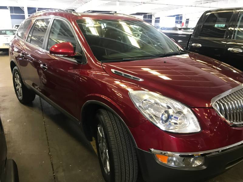 lot 11 image: 2008 Buick Enclave CXL AWD