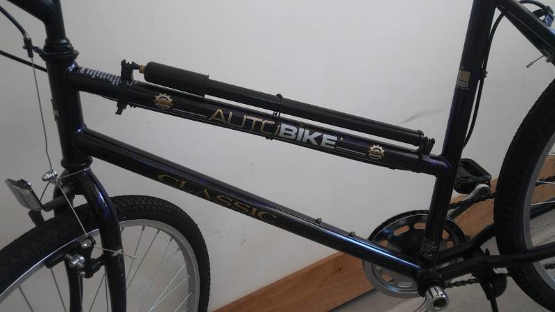 lot 10 image: Auto Bike Model B2200