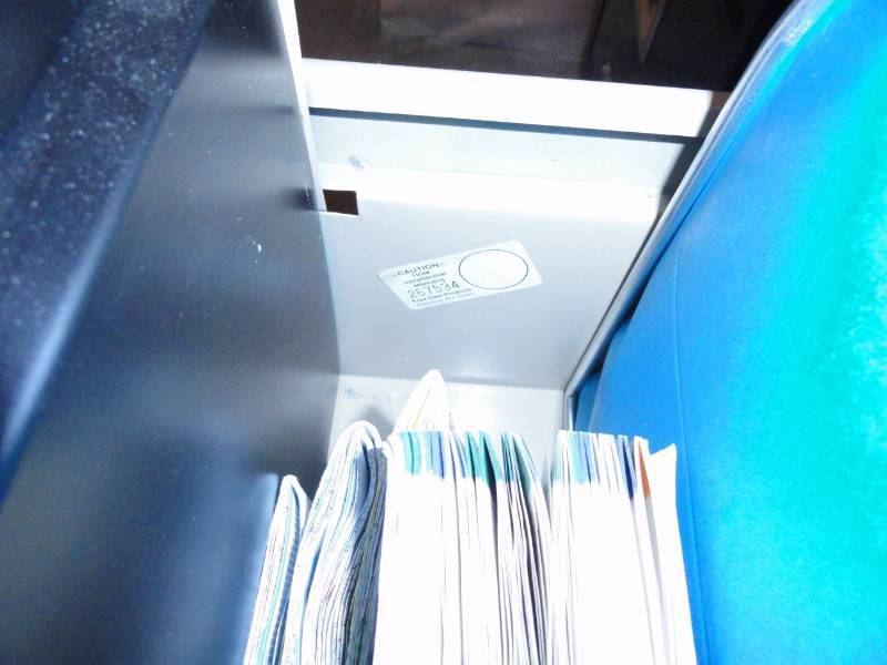 lot 46 image: 2 Drawer File Cabinet