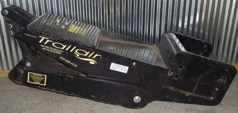 lot 6 image: 5th Wheel Trailer Hitch