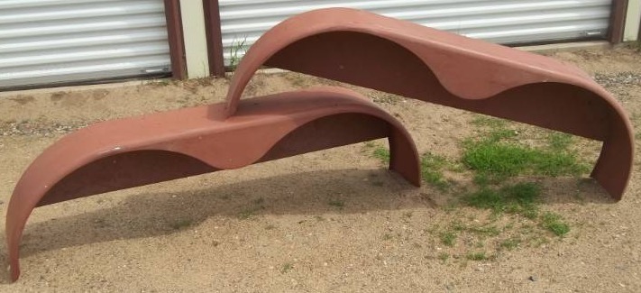 lot 8 image: Tandem Axle Trailer Fenders