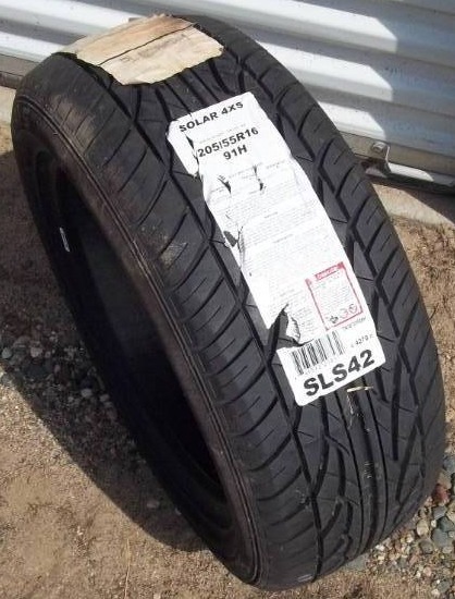 lot 7 image: Tire