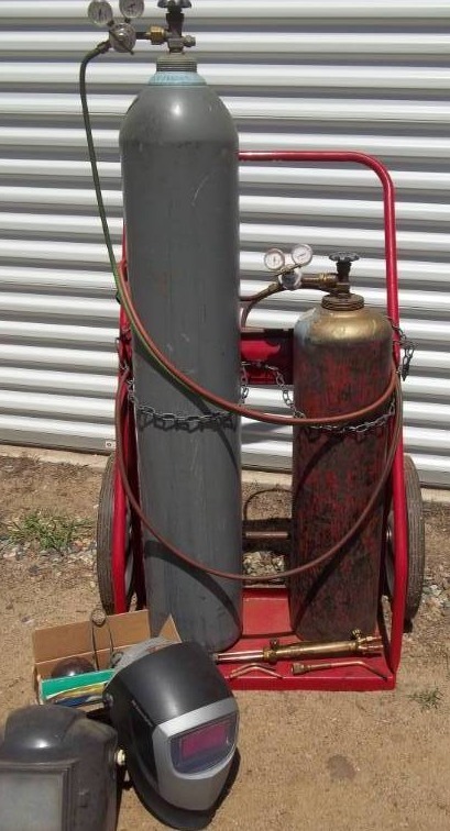lot 10 image: Torch Set
