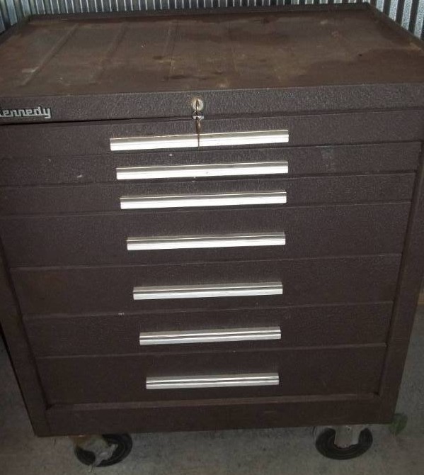 lot 18 image: Rolling Tool Chest