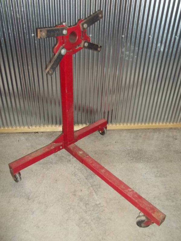 lot 20 image: Engine Stand
