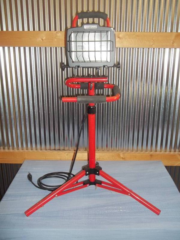 lot 30 image: Utility Light with Stand