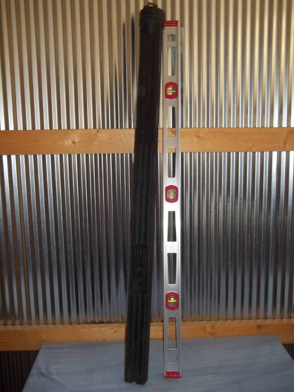 lot 34 image: Level with Case