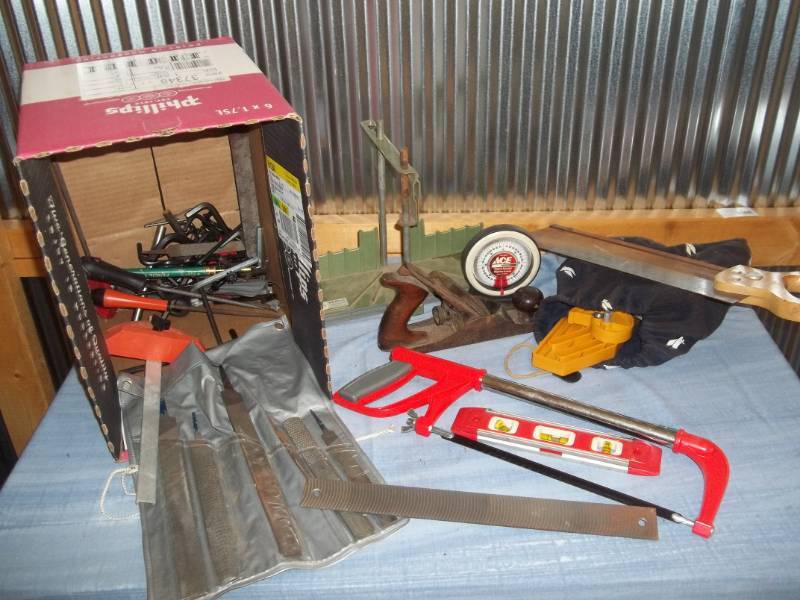 lot 45 image: Assorted Hand Tools