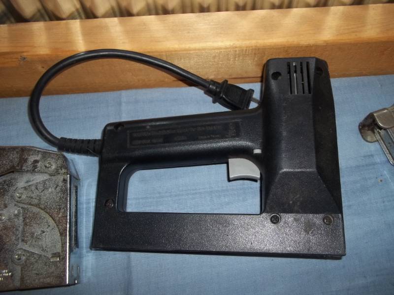 lot 51 image: Staplers