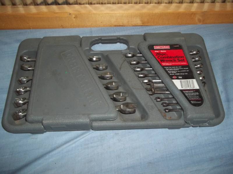 lot 60 image: Wrench Set