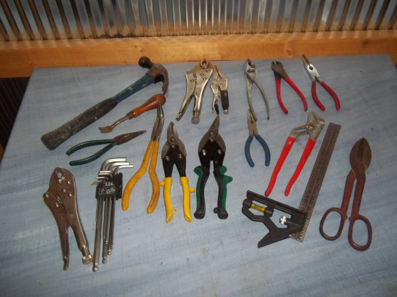 lot 65 image: Assorted Hand tools