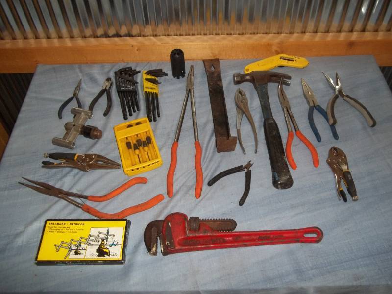 lot 66 image: Assorted Hand tools