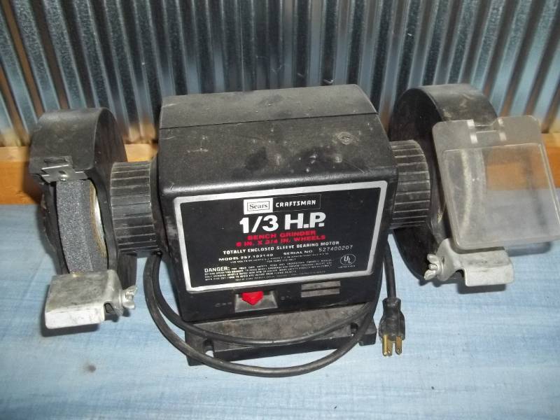 lot 82 image: Bench Grinder