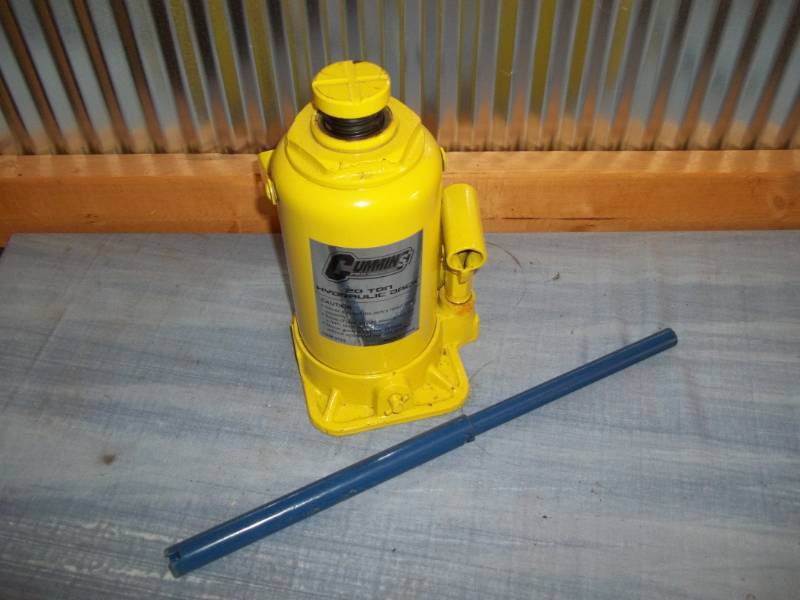 lot 88 image: Bottle Jack