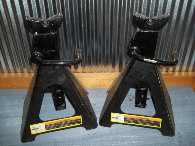 lot 105 image: Two Jack Stands