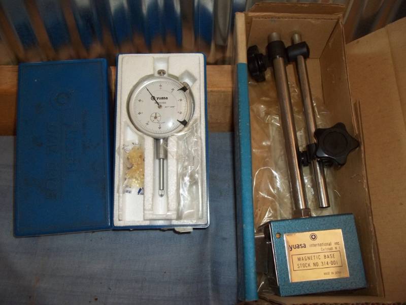 lot 101 image: Dial Gauge and Base