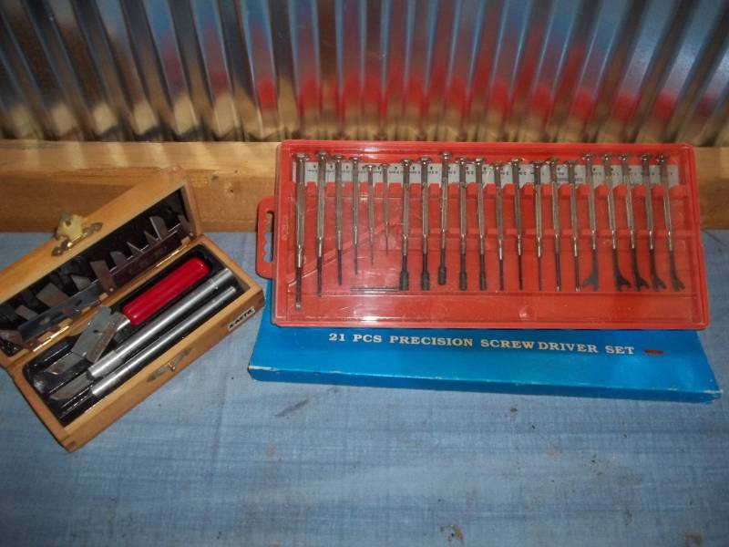 lot 104 image: Precision Screwdriver Set and X-acto Knife Set
