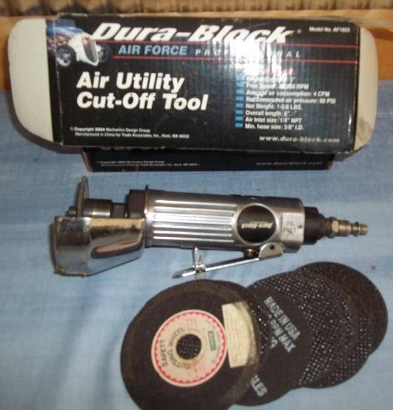 lot 111 image: Air Utility Cut Off Tool