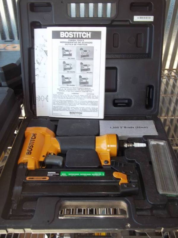 lot 147 image: Air Nailer