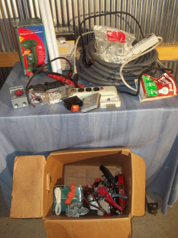 lot 161 image: Misc Electrical Supplies