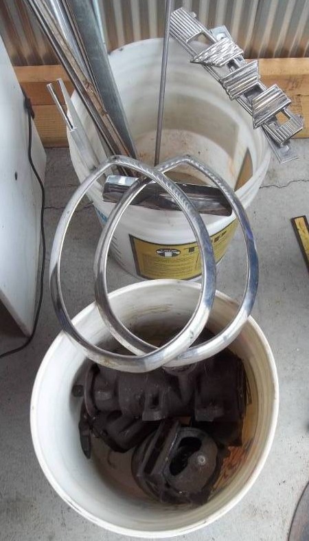 lot 182 image: Car Starter and Trim