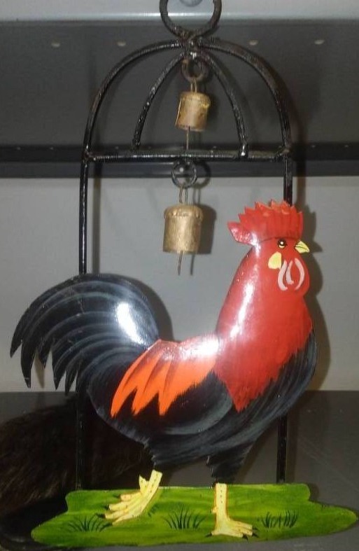 lot 209 image: Chicken rooster Decor