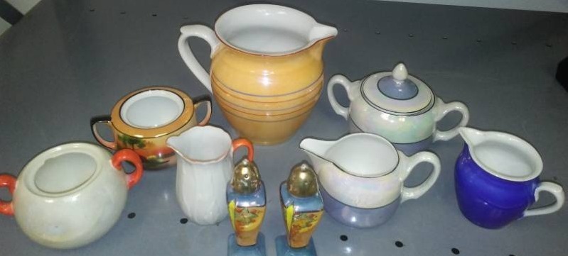 lot 212 image: Czechoslovakia made porcelain