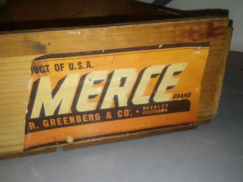 lot 213 image: Commerce fruit crate vintageCalifornia.