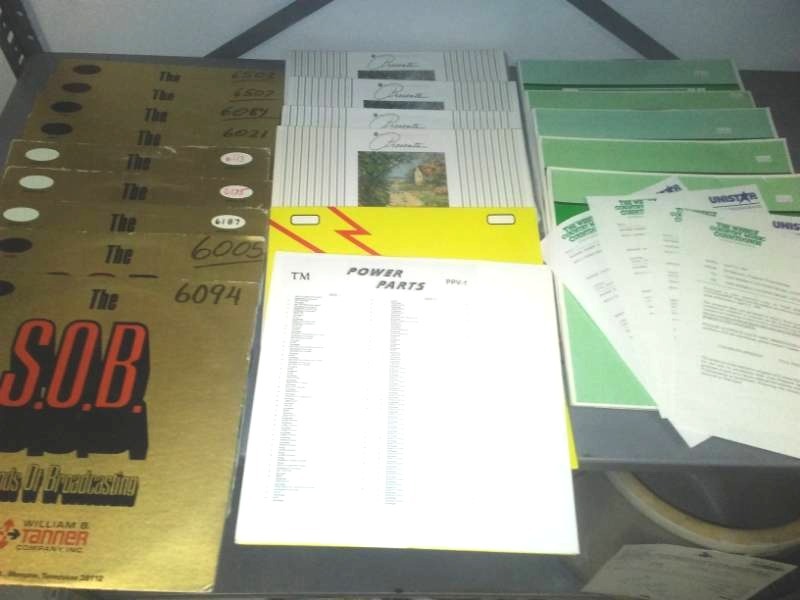 lot 256 image: 20 radio station albums - weekly country music countdown with documentation - rare.