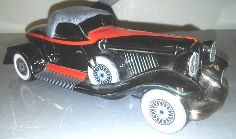 lot 300 image: 1932 Auburn boat tail- Avon.