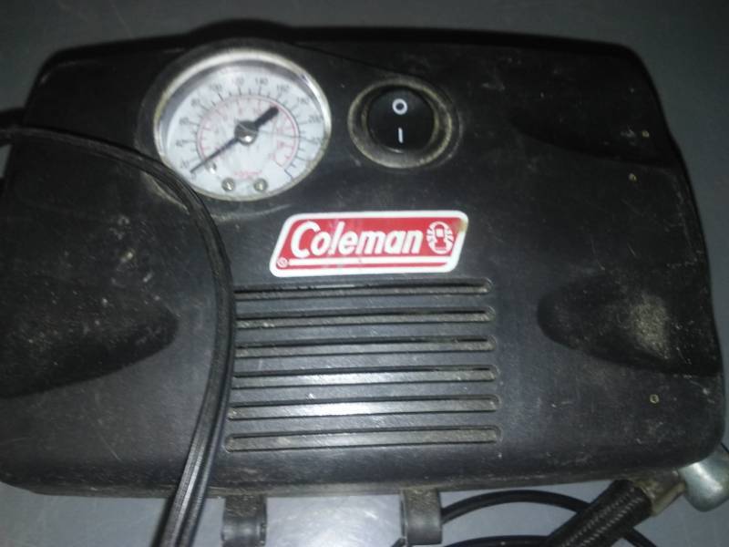 lot 311 image: Coleman 12v pump, timers and power screwdriver.