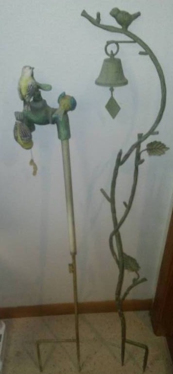 lot 320 image: Metal lawn stake ornaments.