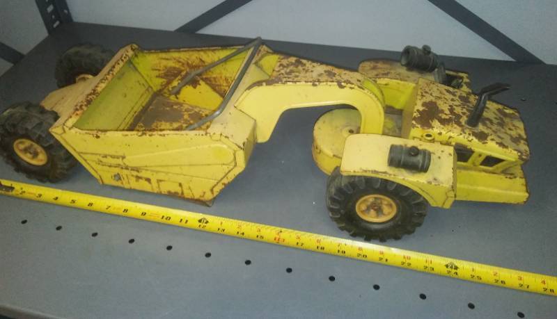 lot 330 image: Tonka Earthmover