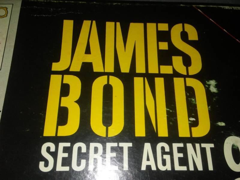 lot 342 image: New crayons 96  James Bond 1964 game and more.