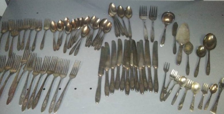 lot 343 image: Silver Plate Flatware
